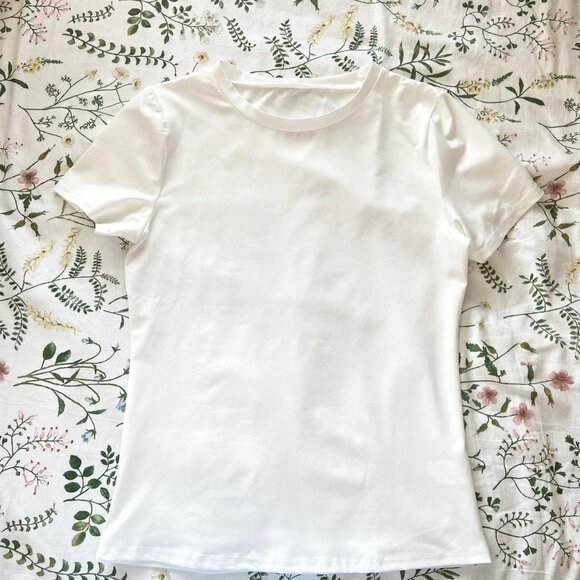 Tops - white t-shirt brand new